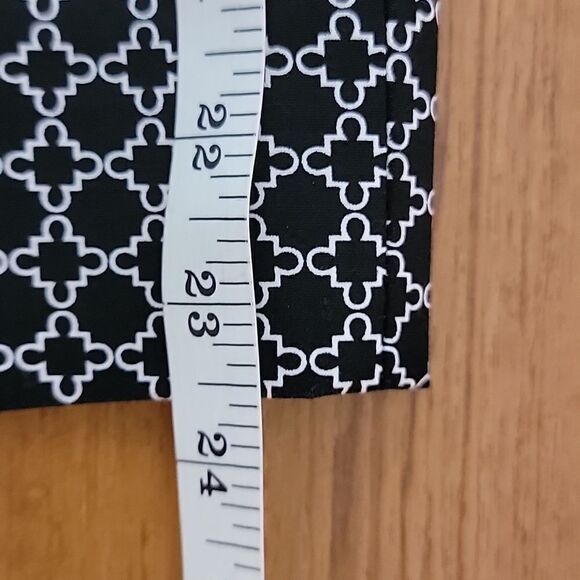 Hilary Radley women's printed capris dress pants Size 4 - Picture 15 of 15